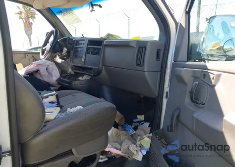 2003 GMC Savana Standard from USA, damaged, VIN 1GTHG35U831133678